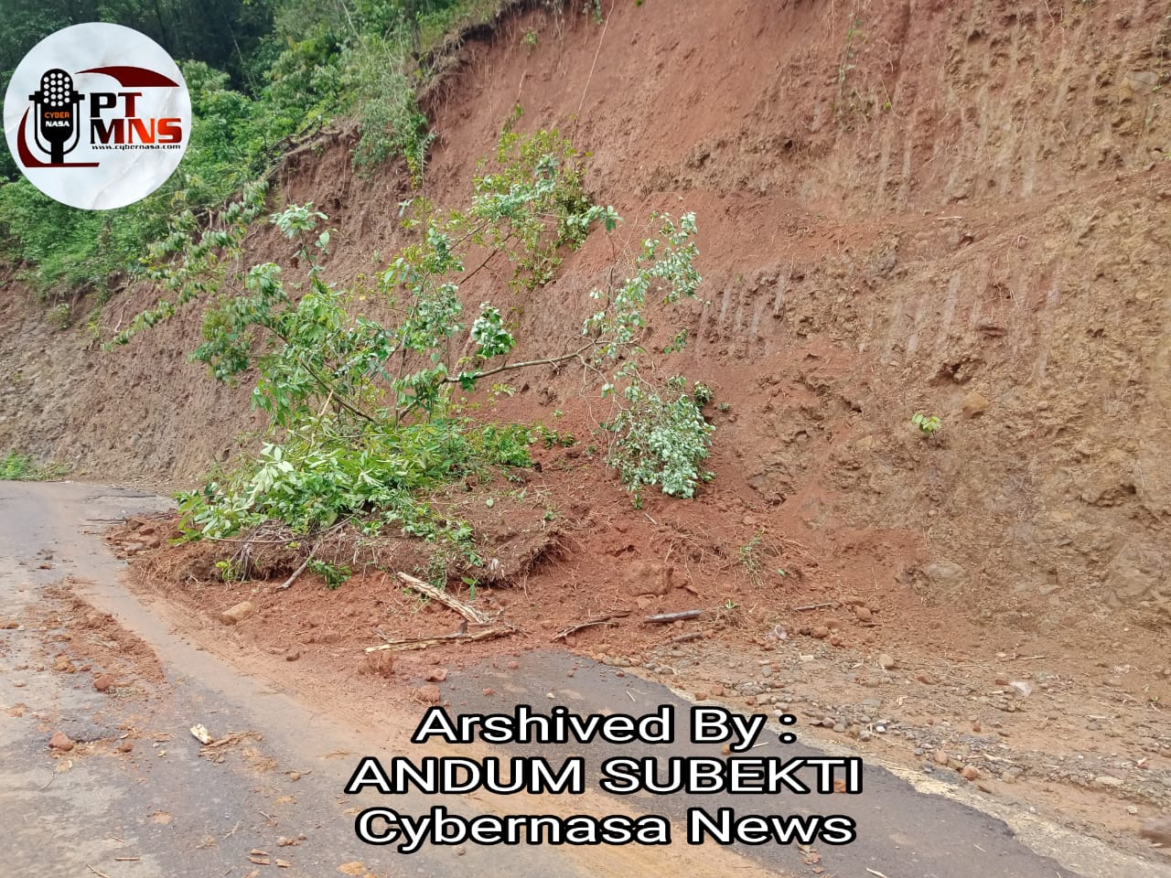 Terjadi Longsor di Kmp. Batu Kapur Desa Curug Agung Kecamatan Sagalaherang Subang