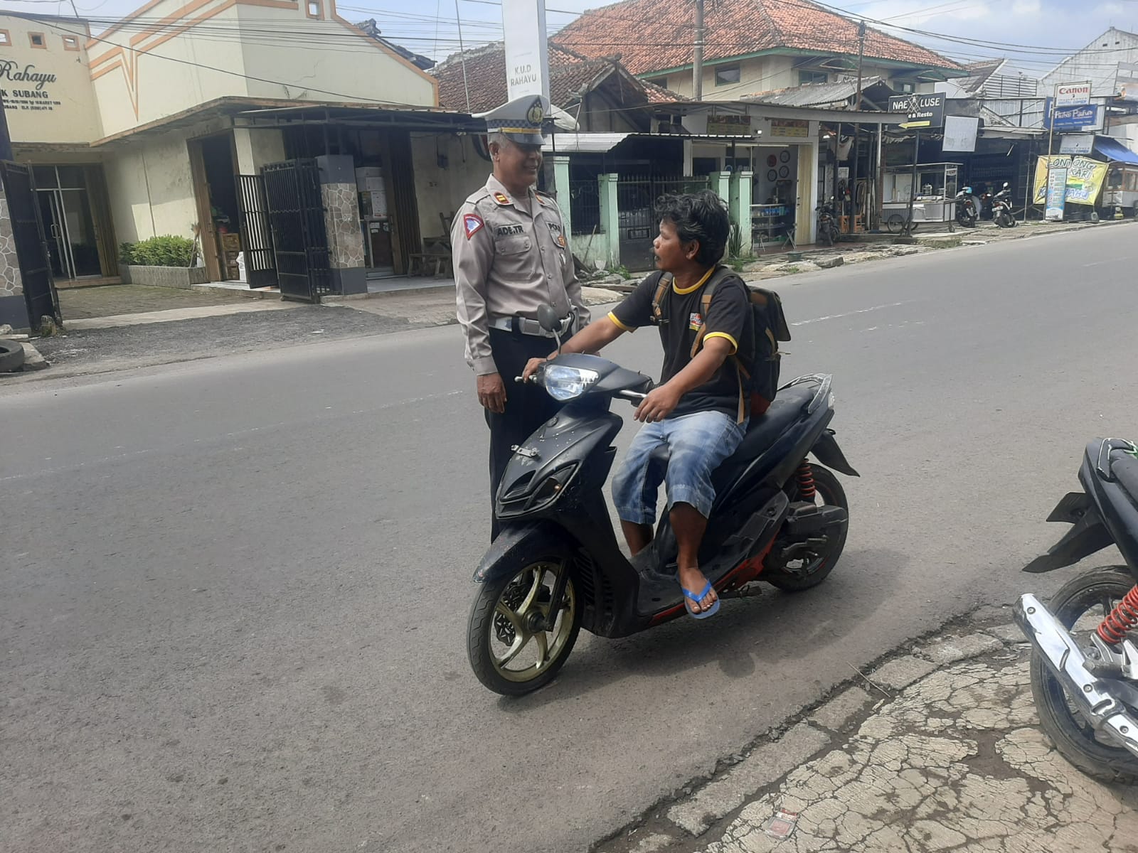 Tertibkan Para Pelanggar Lalu Lintas Kapolsek Jalancagak Lakukan Giat Kamseltibcar Lantas