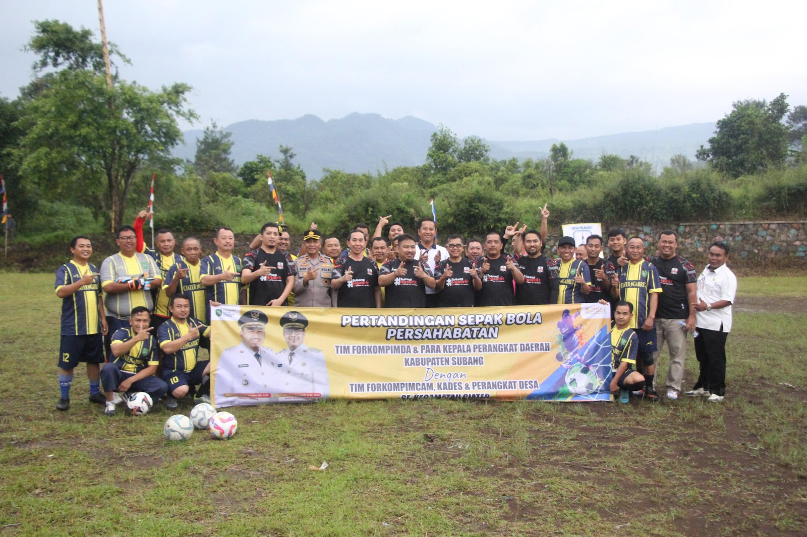 TINGKATKAN SILATURAHMI DAN SINERGITAS,BUPATI SUBANG GELAR LAGA PERSAHABATAN SEPAK BOLA DI KECAMATAN CIATER