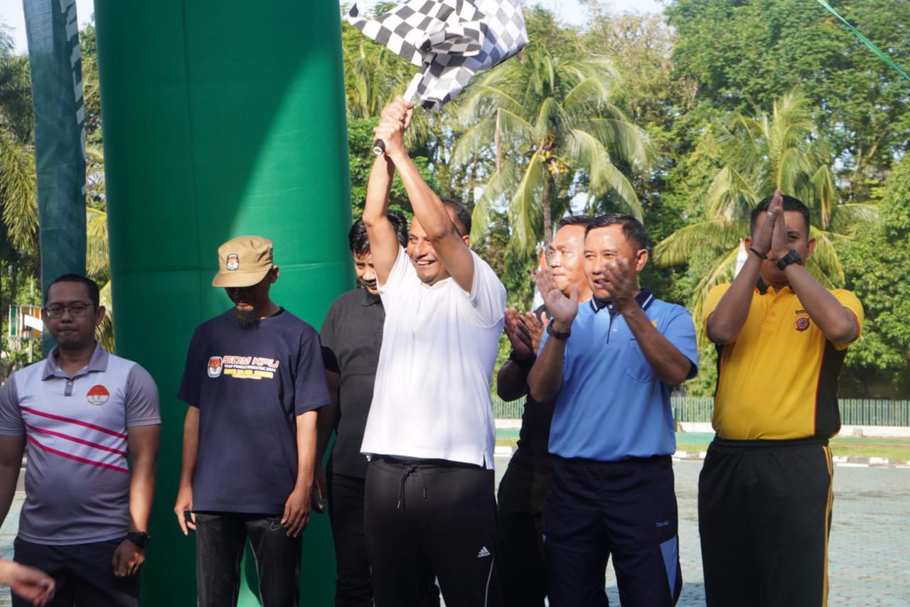TINGKATKAN SINERGI PJ BUPATI SUBANG IKUTI OLAHRAGA BERSAMA FORKOPIMDA