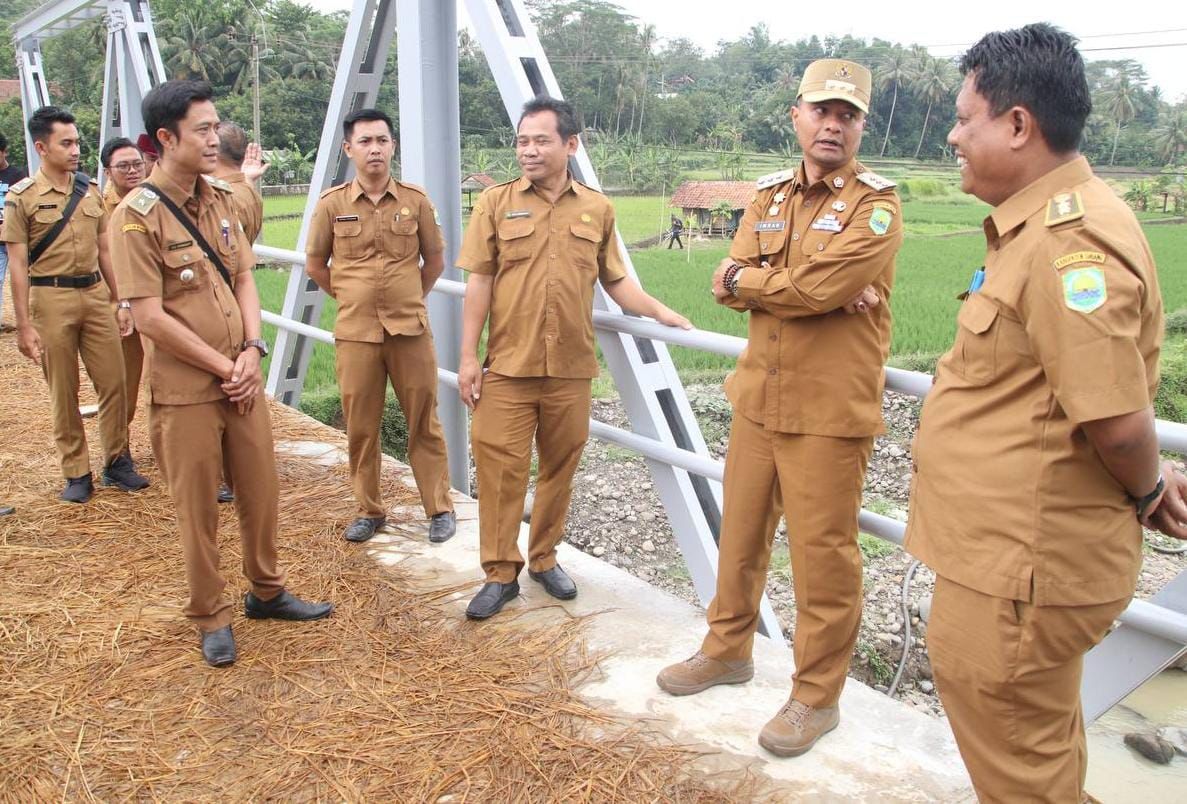 Tinjau Kembali Pembangunan Jembatan Beton, Pj. Bupati Subang: Kunci Penghubung Mendorong Perekonomian Lokal
