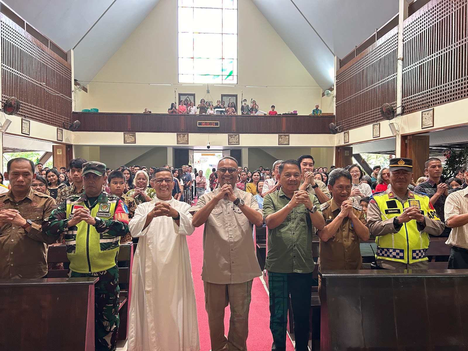 Tinjau Perayaan Natal di Gereja Katolik Kristus Sang Penabur, Pj. Bupati Subang Tegaskan Komitmen Pemda Kab. Subang Dukung Kegiatan Keagamaan dan Perkuat Persatuan Masyarakat”
