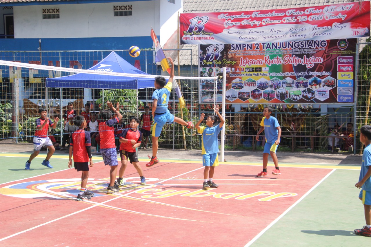 Turnamen Bola Voly Antar SD / MI Se - Kecamatan Tanjungsiang