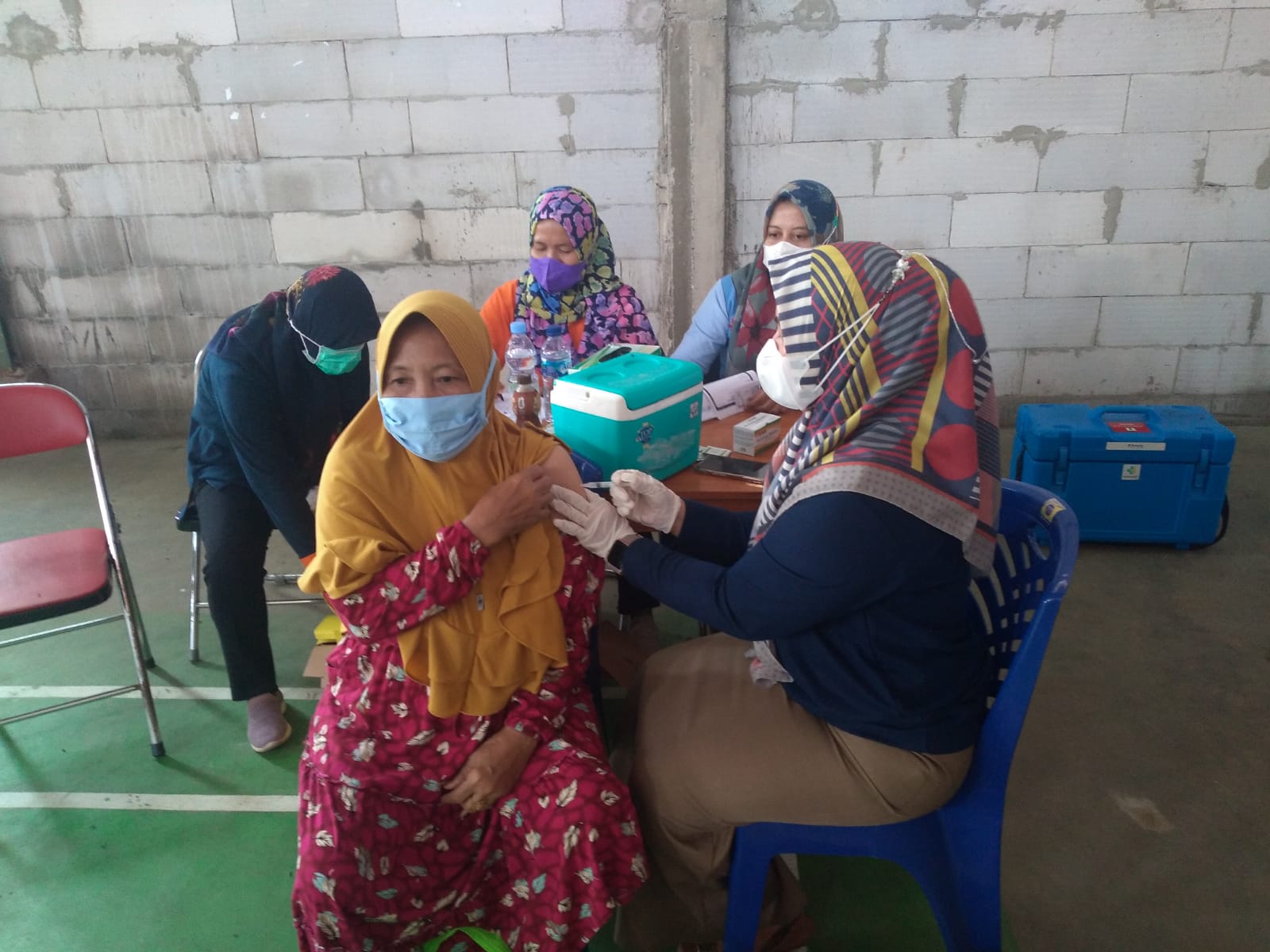 Untuk Meningkatkan Daya Tahan Tubuh, Warga Desa Situsari Antusias Ingin di Vaksinasi