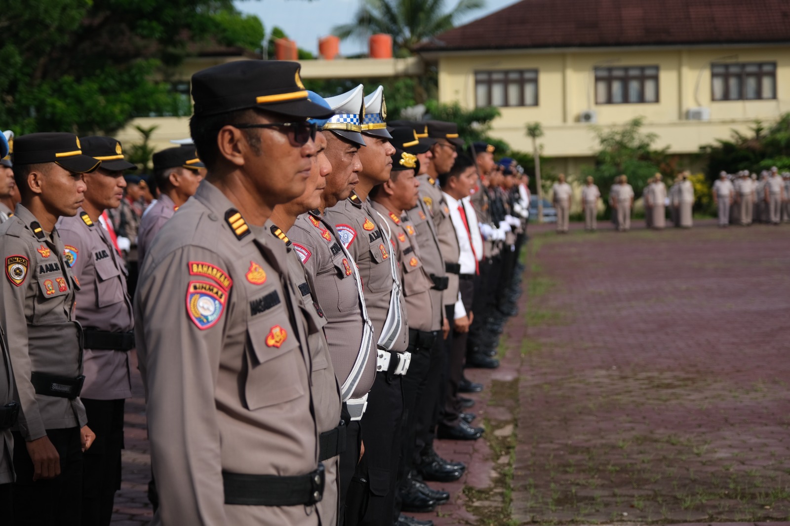 Upacara Bulanan Polda Sultra, Ini Penekanan Irjen Pol Drs. Teguh Pristiwanto Kepada Personel