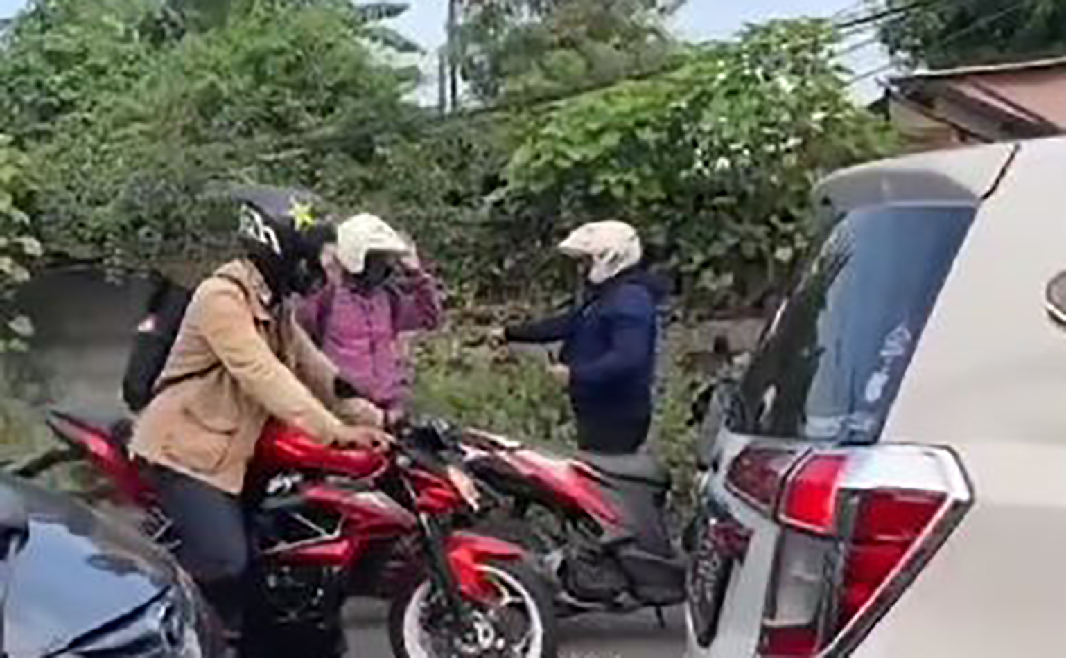Viral Aksi Sok Jagi Pemotor yang Lawan Arah dan Todongkan Pisau, Berakhir di Kantor Polisi