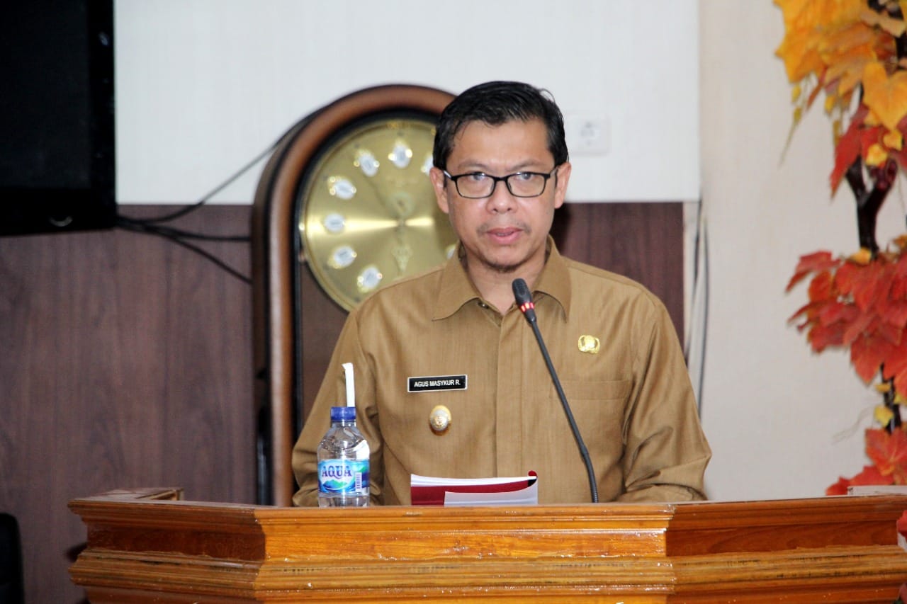 Wabub dan Sekda Subang, Bacakan Jawaban Eksekutif Pandangan Umum Fraksi DPRD
