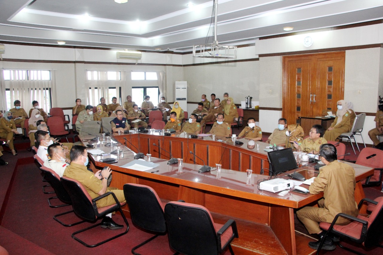 Wabup Dan Sekda Hadiri Briefing Di Ruang Rapat Bupati