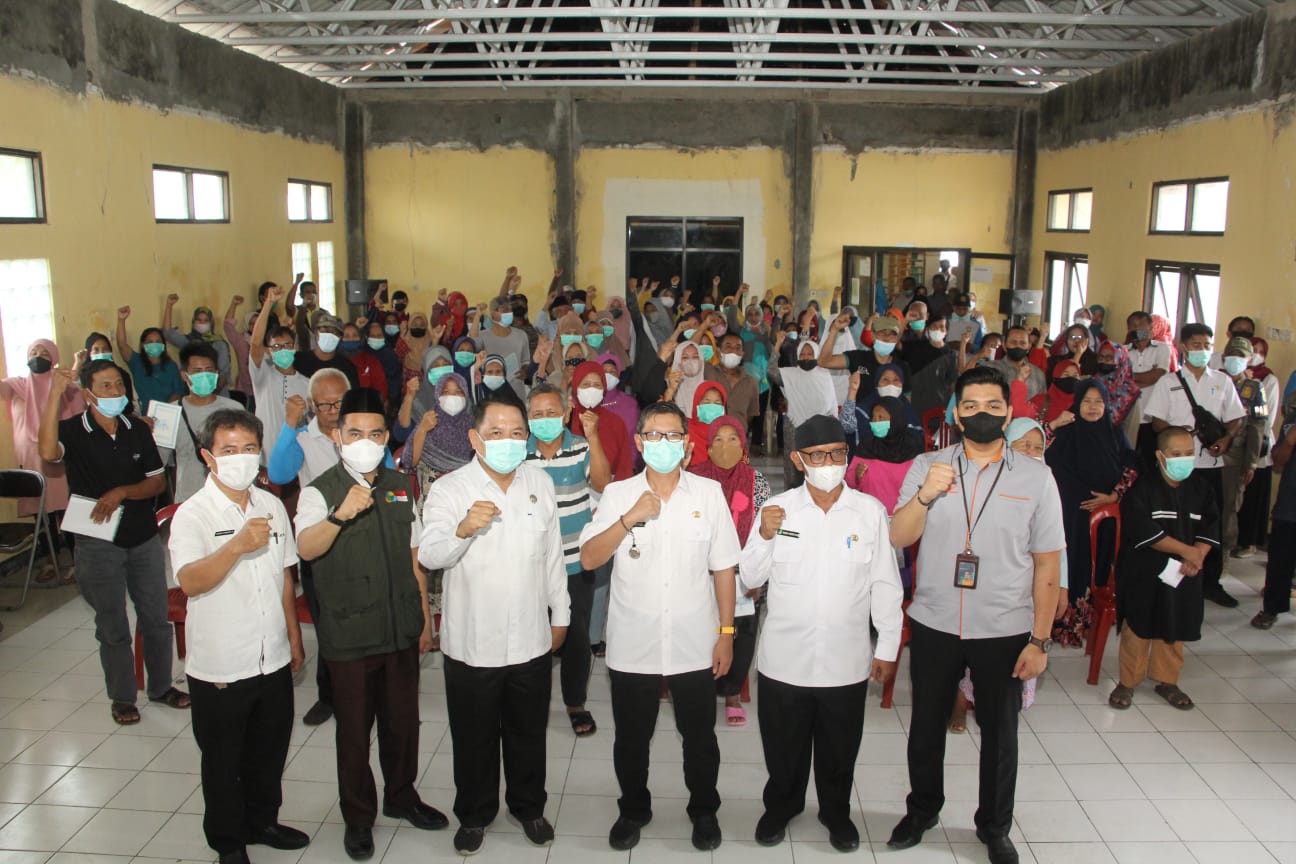 Wabup Subang Hadiri launching Pembayaran Bantuan Program BLT BBM Dan Sembako