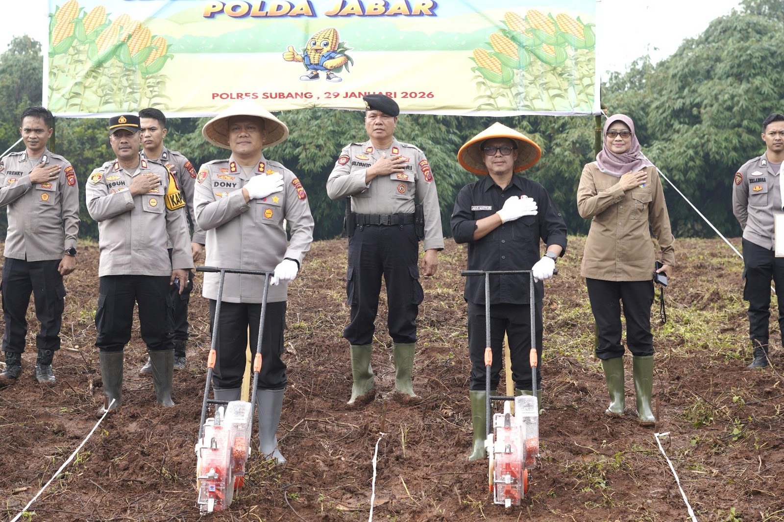 WAKIL BUPATI SUBANG HADIRI PENANAMAN JAGUNG SERENTAK 750 HEKTARE, DUKUNG PROGRAM SWASEMBADA PANGAN NASIONAL