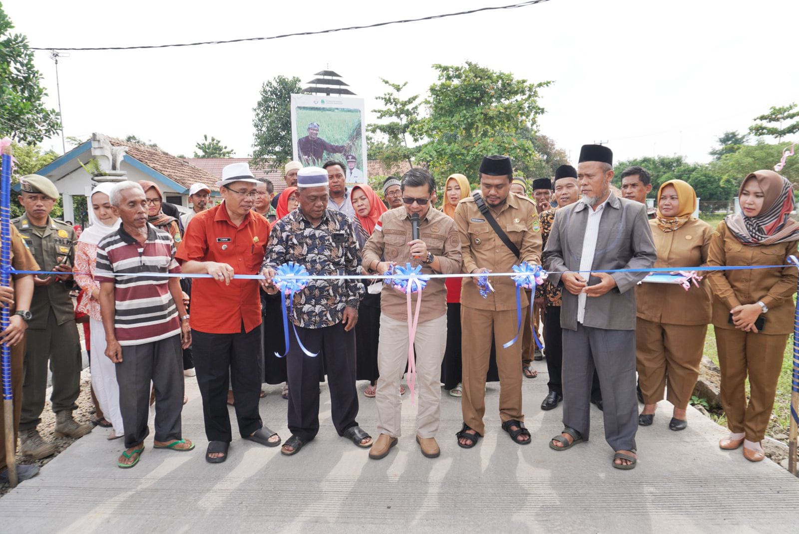 Wakil Bupati Subang Hadiri Peresmian Ruas Jalan Cihambulu Kec. Pabuaran - Subang