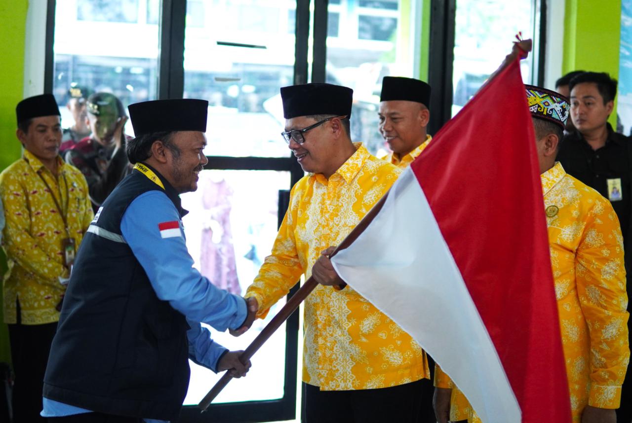 WAKIL BUPATI SUBANG LEPAS KEBERANGKATAN CALON JAMAAH HAJI KLOTER 26 KJT 2025: JAGA KESEHATAN, NIATKAN IBADAH SEPENUH HATI