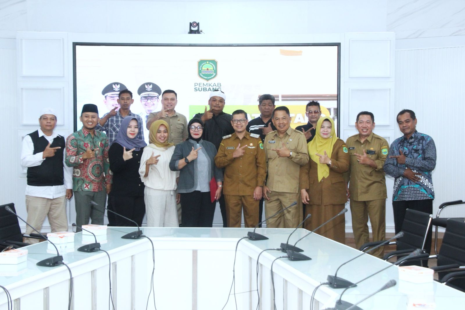 Wakil Bupati Subang Serahkan SK Dewan Pendidikan Periode 2025-2030, 11 Dewan Pendidikan dan 3 Komite Etik Resmi Bertugas