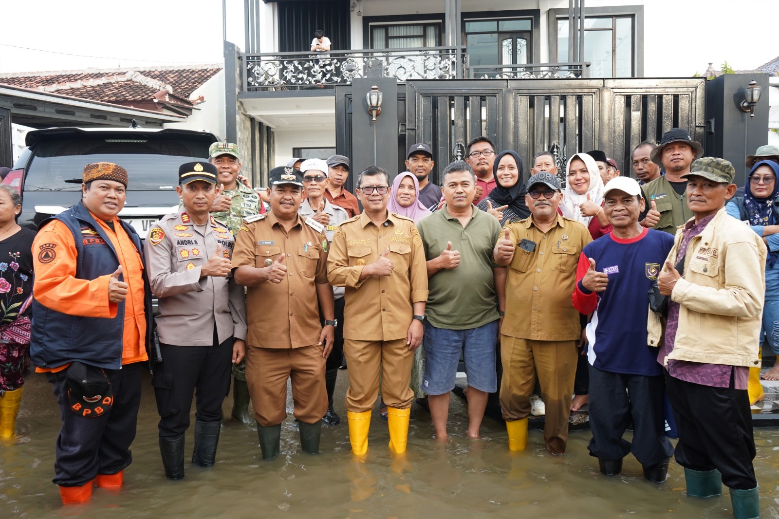 Wakil Bupati Subang Tinjau Banjir Blanakan, Salurkan Bantuan dan Pastikan Layanan Warga Terpenuhi