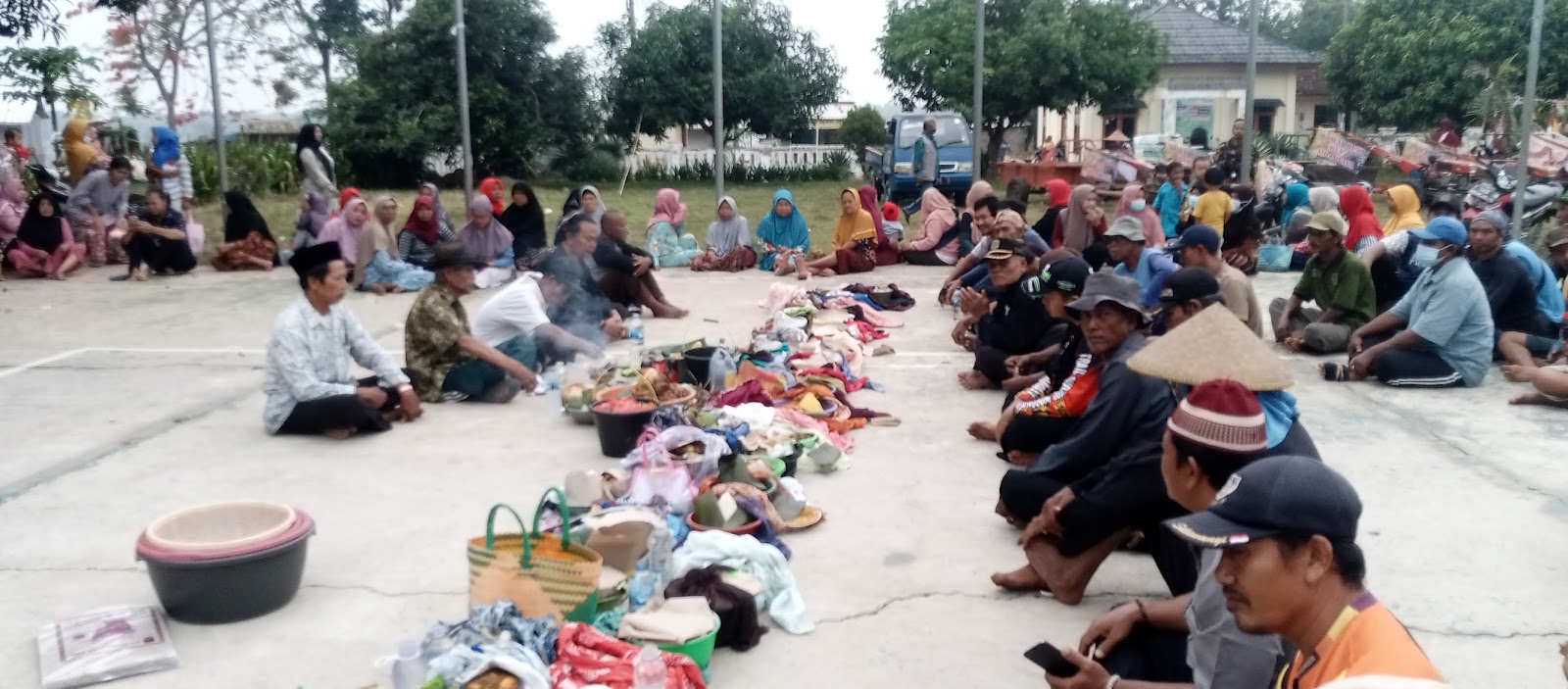 Warga Desa Sidamulya Ikuti prosesi Ruwat Sedekah Bumi