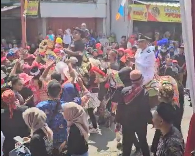 Warga Kampung Cibeureum Desa Tanjungsiang Meriahkan HUT RI Ke -78 Penuh Semangat Nasional