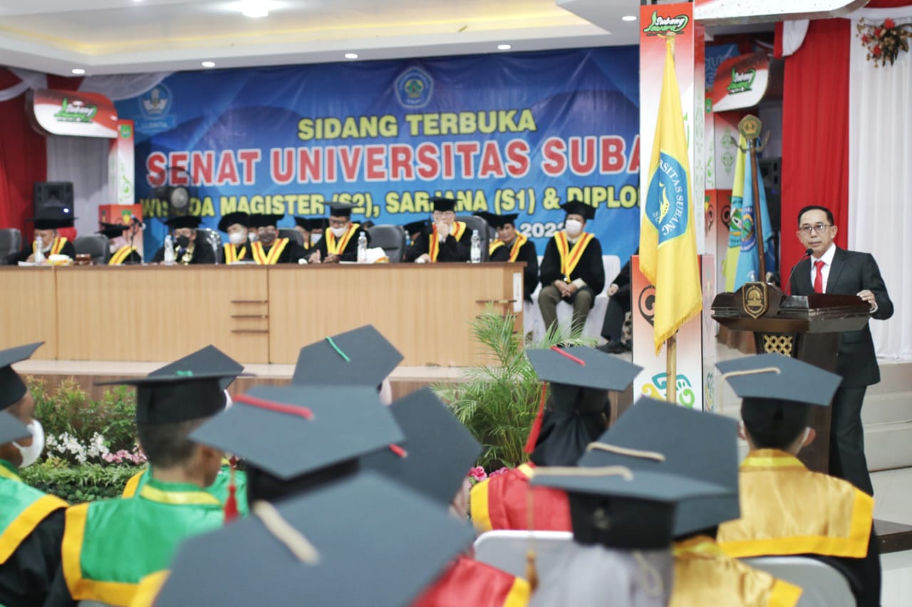 WISUDA UNSUB DI HARAPKAN ALUMNI MANFAATKAN KEMAJUAN ZAMAN